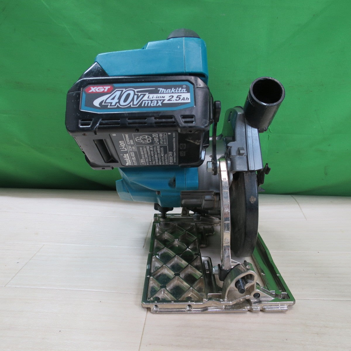 [送料無料] ☆マキタ 125mm 充電式 マルノコ HS008G 電動 工具 切断機 丸のこ 丸ノコ 丸鋸 makita バッテリー BL4025☆