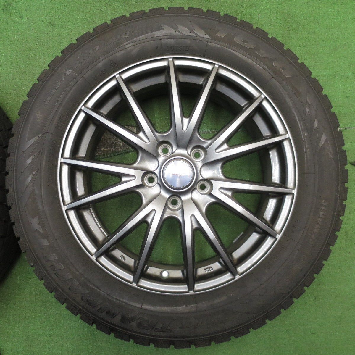 バリ溝！23年！キレイ！9.5分以上★スタッドレス 225/60R17 トーヨー ウインター トランパス TX VELVA SPORT ヴェルヴァ スポーツ 17インチ PCD114.3/5H★5062706NJノ