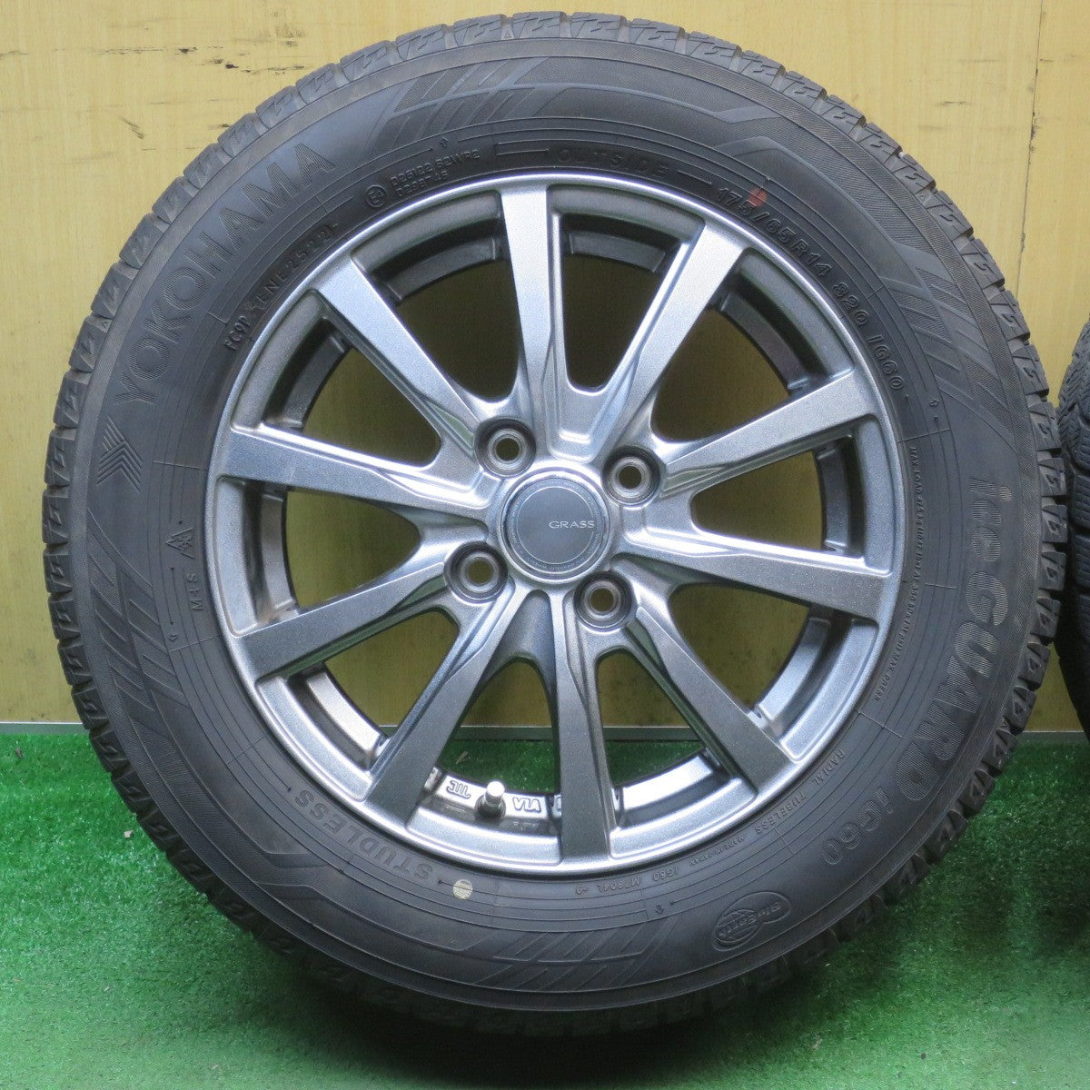バリ溝！22年！キレイ！9分★スタッドレス 175/65R14 ヨコハマ アイスガード iG60 GRASS グラス 14インチ PCD100/4H★6052606NJス