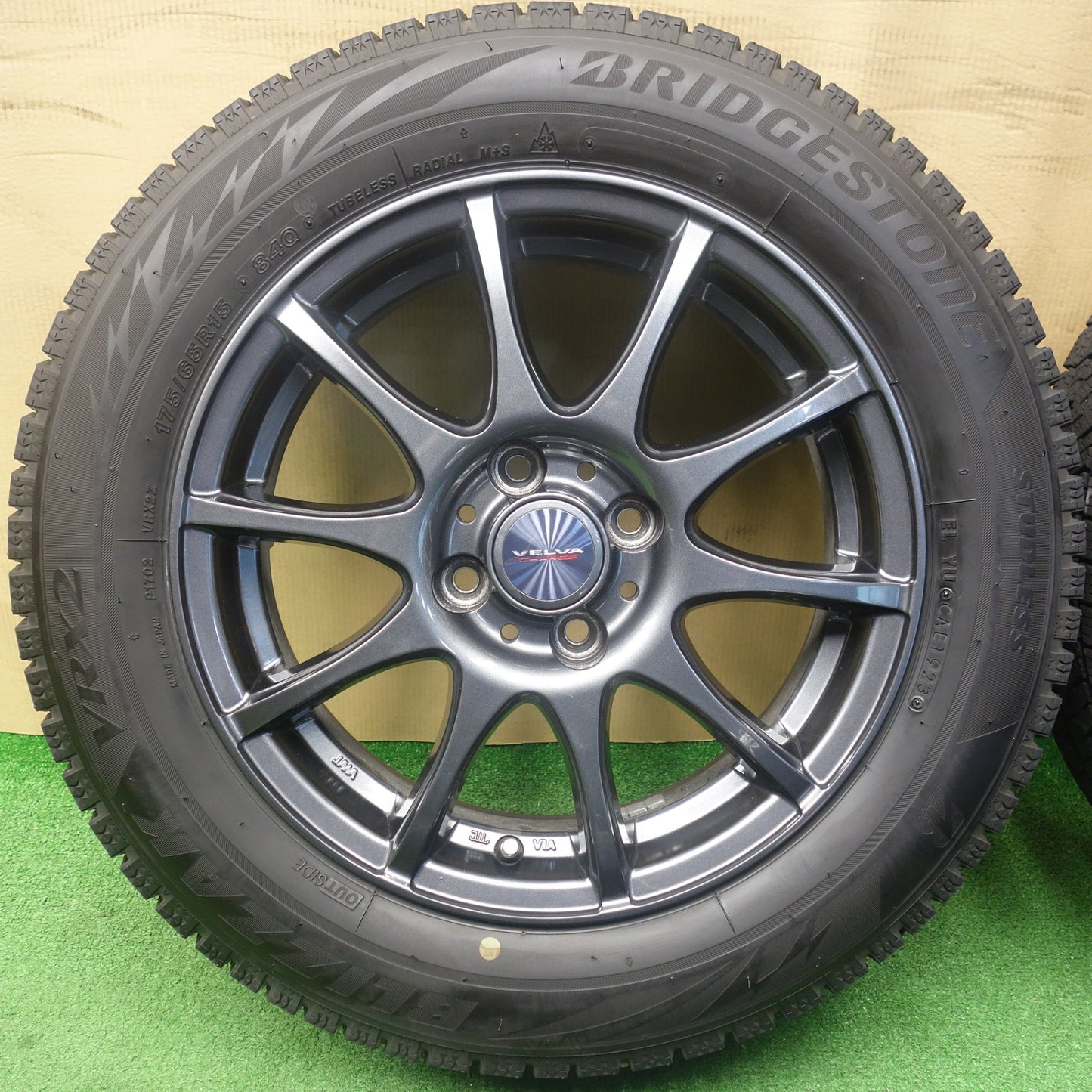 バリ溝！23年！キレイ！8.5分★スタッドレス 175/65R15 ブリヂストン ブリザック VRX2 VELVA CHARGE ヴェルヴァ 15インチ PCD100/4H★6050301KTス