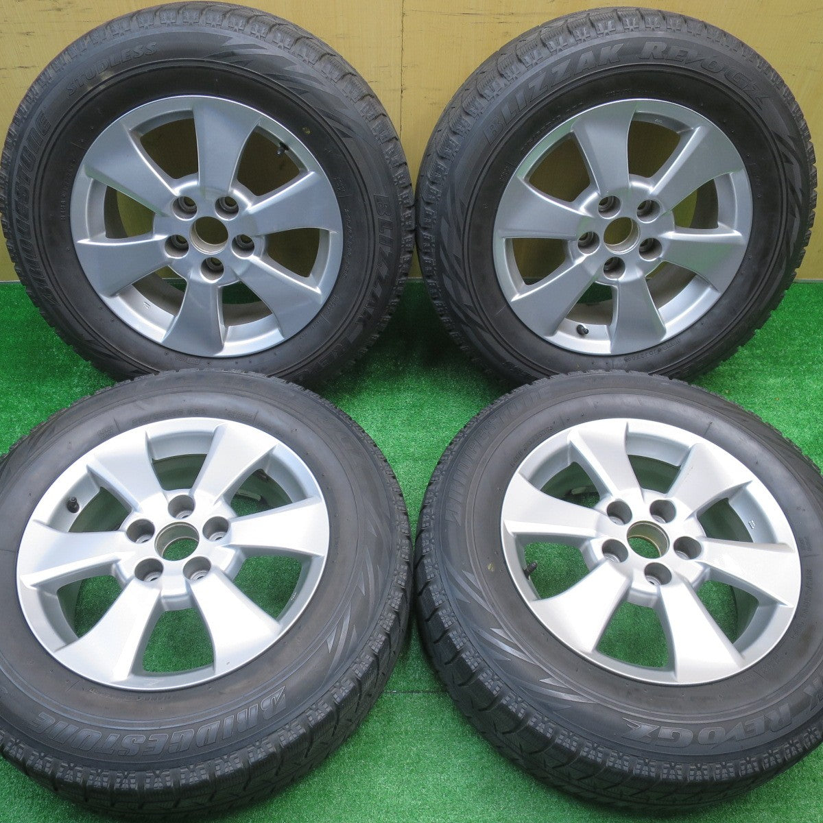 キレイ★トヨタ 20系 アルファード ヴェルファイア 純正 215/65R16 スタッドレス ブリヂストン ブリザック REVO GZ 16インチ PCD114.3/5H★5101604NJス