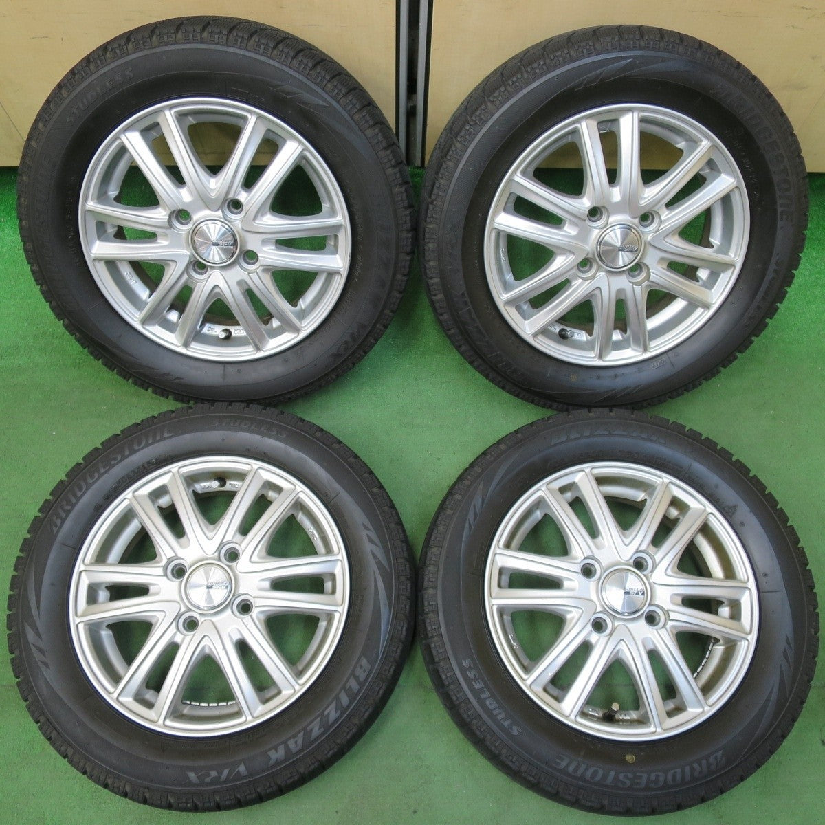 バリ溝！8.5分★スタッドレス 155/65R13 ブリヂストン ブリザック VRX SIBILLA NEXT ST-V シビラ 13インチ PCD100/4H★5013119イス