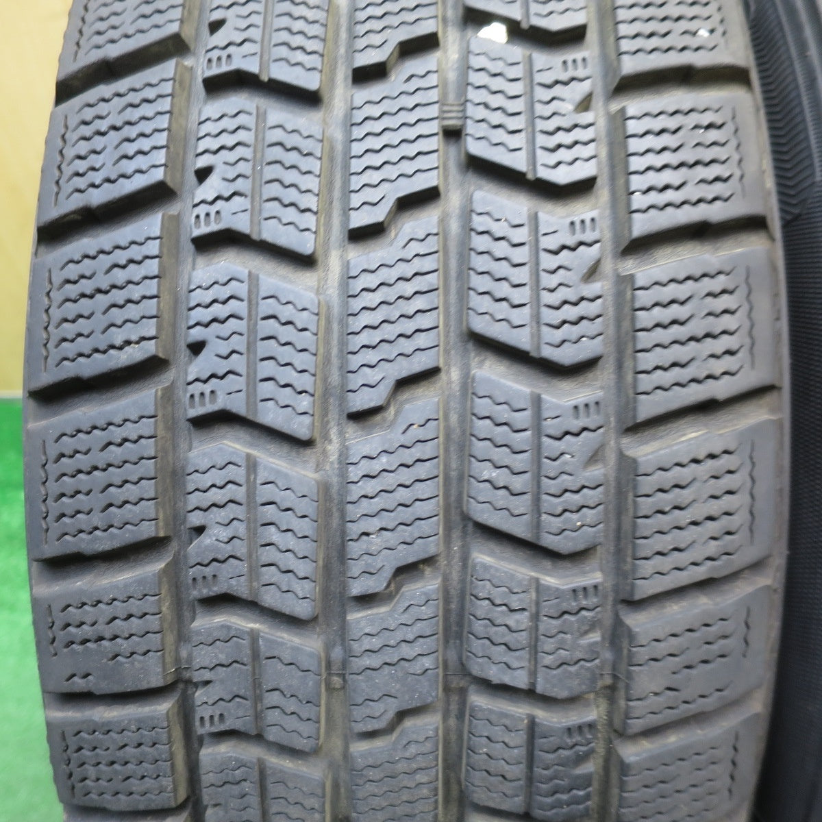 バリ溝！キレイ！8.5分★プリウス 等 195/65R15 スタッドレス グッドイヤー アイスナビ7 ravrion RS01 ラブリオン 15インチ PCD100/5H★6022001NJス