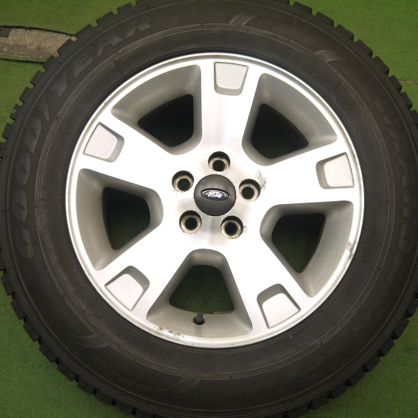 バリ溝！9.5分★Ford フォード エクスプローラー 純正 245/65R17 スタッドレス グッドイヤー ラングラー IP/N 17インチ PCD114.3/5H★5071607Hス