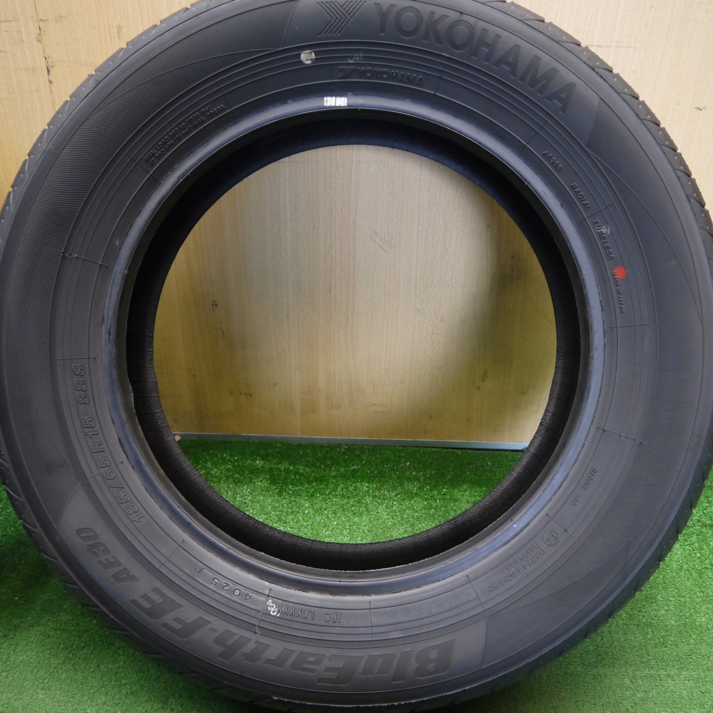 新車外し！25年★185/65R15 ヨコハマ BluEarth-FE AE30 ブルーアース タイヤ 15インチ アクア シエンタ フリード ノート デミオ 等★6050813Hノタ