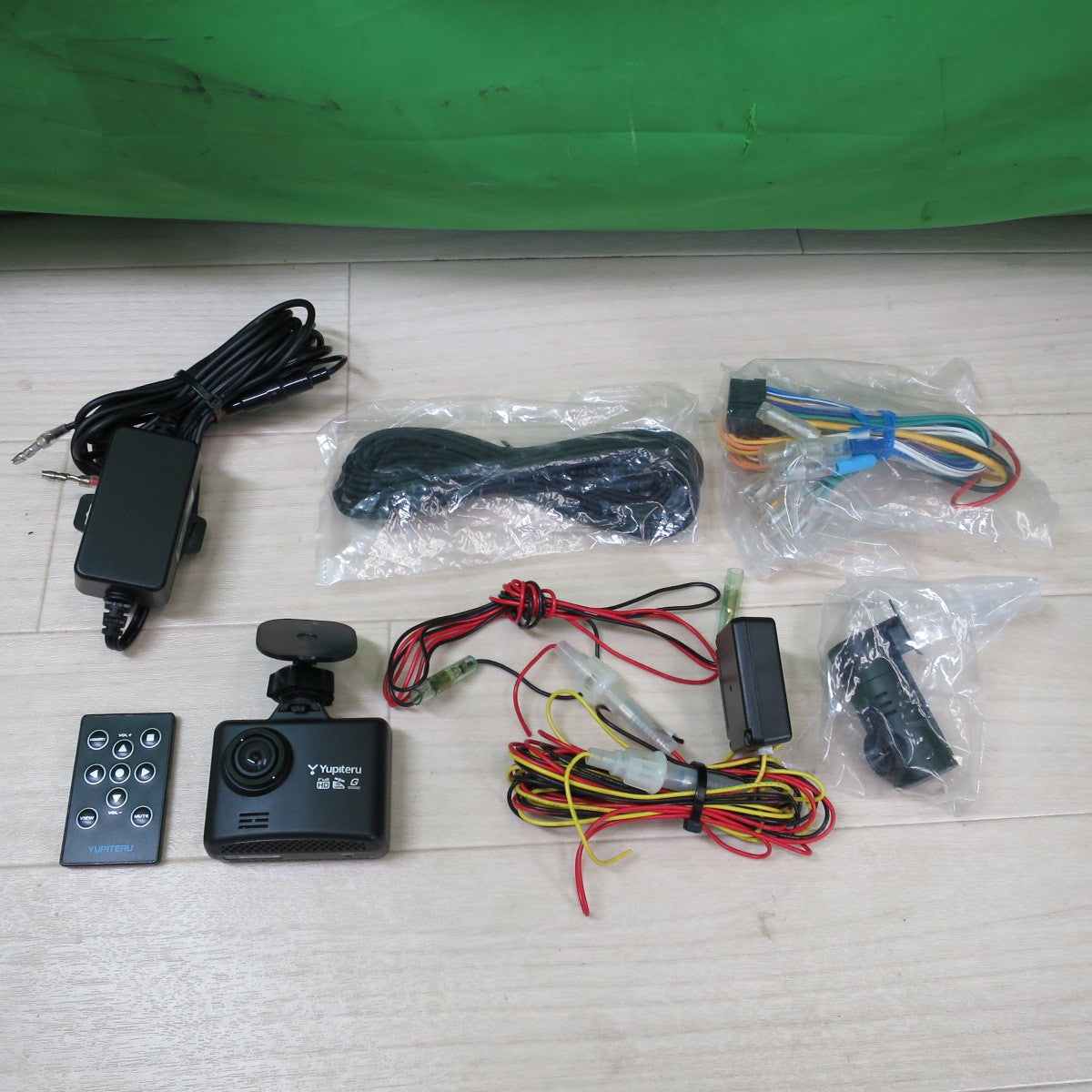 [送料無料] 付属品付き！美品☆ユピテル 前後 2カメラ ドライブレコーダー DRY-TW7600 GES-5015G-5M4 ドラレコ YUPITERU☆