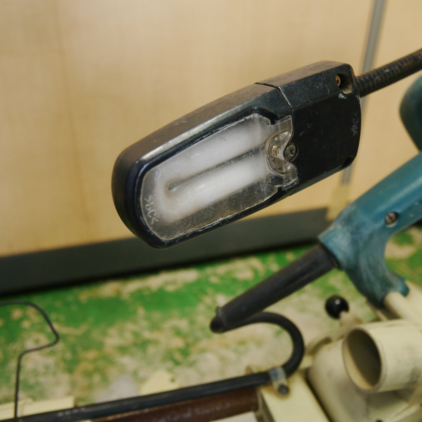 [送料無料] ☆マキタ 216mm スライド マルノコ LS0814FL 電動 工具 切断機 丸ノコ 丸のこ 丸鋸 makita 木工用 ジャンク品☆