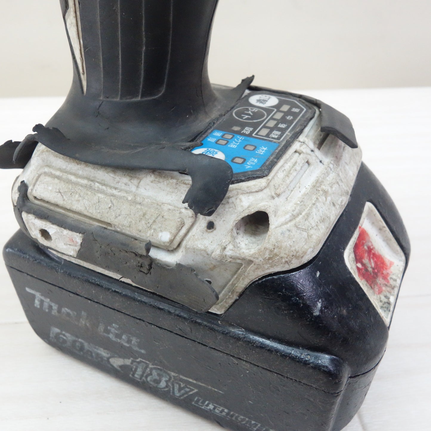 [送料無料] ☆マキタ 充電式 インパクト ドライバ 18V TD171D バッテリー 付き 電動 工具☆