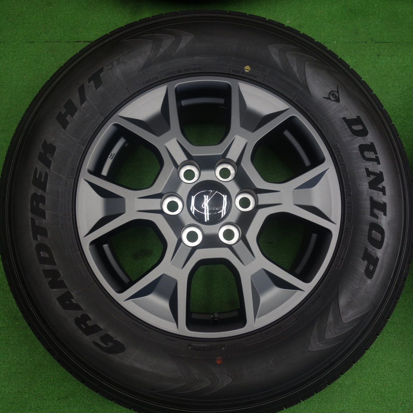 新車外し！26年★レクサス GX550 オーバー トレイル 純正 265/65R18 ダンロップ グラントレック H/T 31 18インチ PCD139.7/6H★6052102KTノ