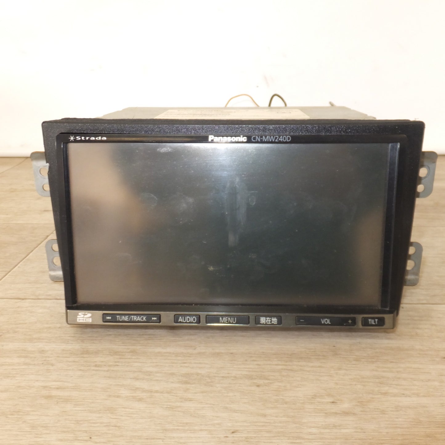 [送料無料] 現状品★パナソニック Panasonic SDカーナビゲーション Strada CN-MW240D★