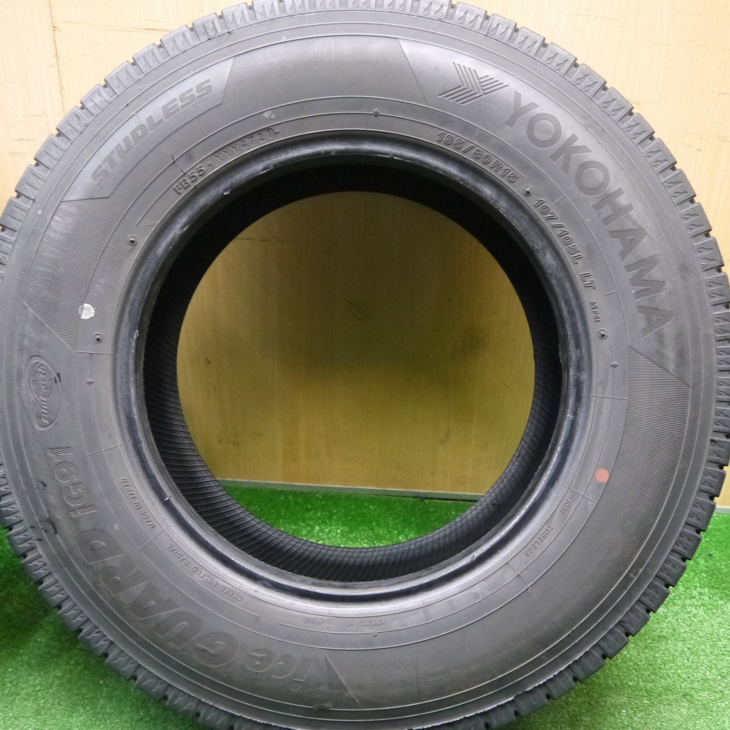 バリ溝！21年！9.5分★スタッドレス 195/80R15 107/105L ヨコハマ アイスガード iG91 タイヤ 15インチ ハイエース キャラバン 等★5121905Hスタ