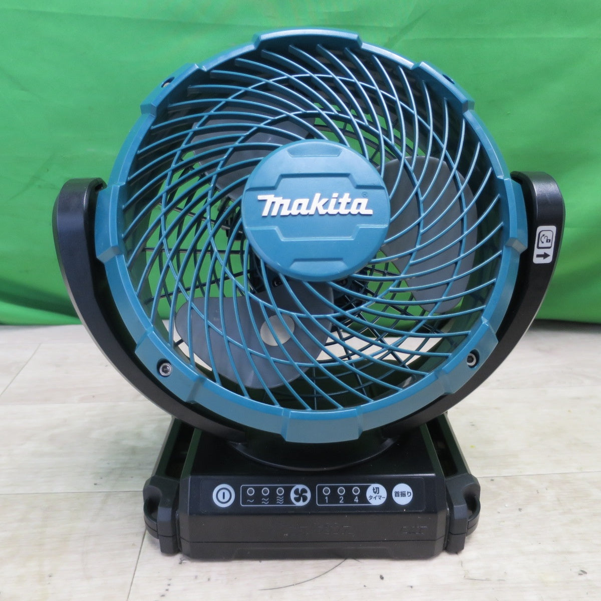 [送料無料] キレイ☆マキタ 充電式 ファン 14.4V / 18V 首振り機能 CF102D ACアダプター付き 本体のみ 送風 扇風機 電動 工具☆