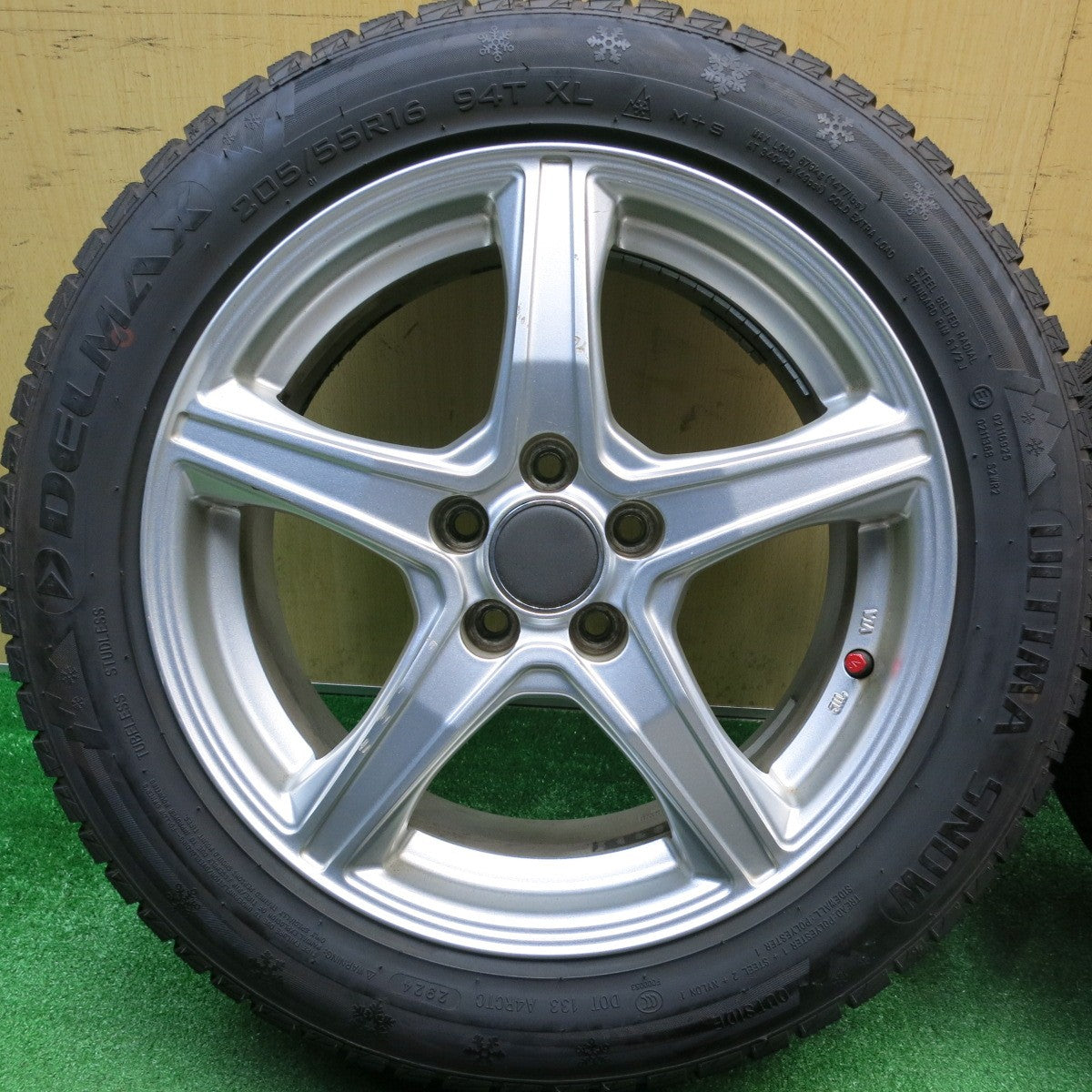 バリ溝！24年！9.5分以上★インプレッサ 等 205/55R16 スタッドレス デルマックス ULTIMA SNOW BALMINUM バルミナ 16インチ PCD100/5H★6010202HAス
