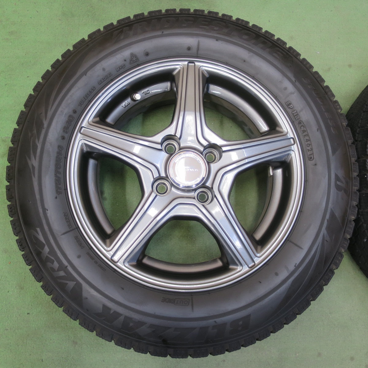 キレイ★スタッドレス 175/70R14 ブリヂストン ブリザック VRX2 TOPRUN トップラン 14インチ PCD100/4H★6052509イス