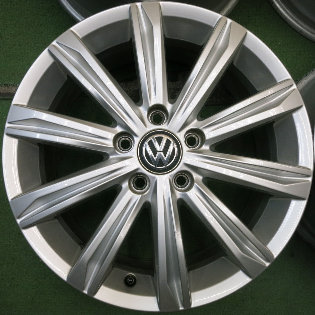 キレイ★VW ワーゲン トゥーラン ハイライン 純正 ホイール 17インチ 6.5J×17H2 PCD112/5H★5081507HAホ