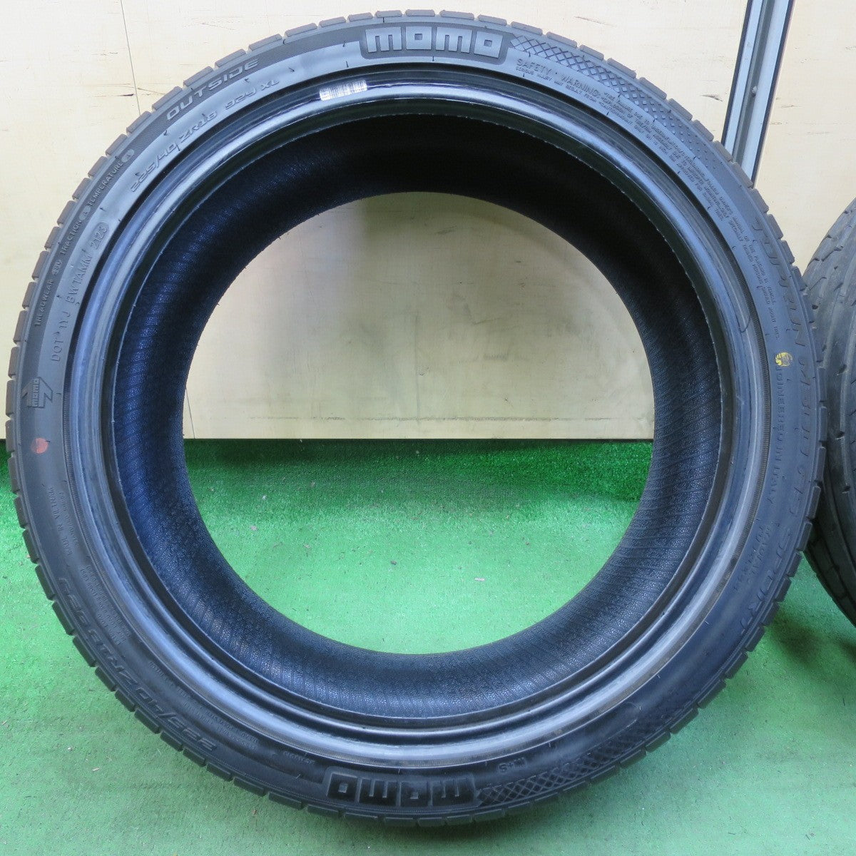 バリ溝！23年！9.5分★225/40R18 モモ TOPRUN M300 AS SPORT タイヤ 18インチ 86 BRZ プリウス カローラ インプレッサ 等★5041812イノタ