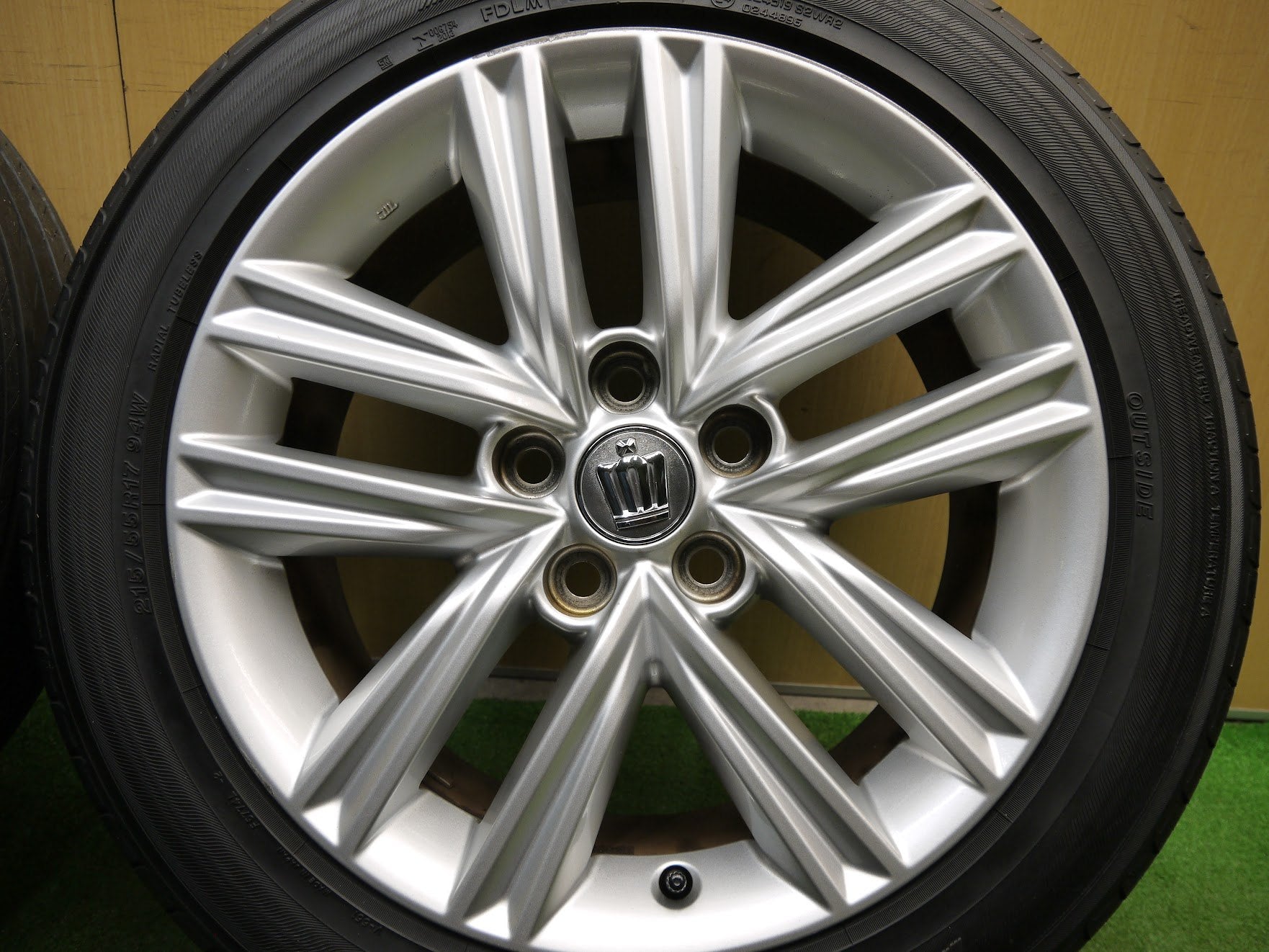 送料無料* トヨタ 210系 クラウン アスリート 純正 215/55R17☆215