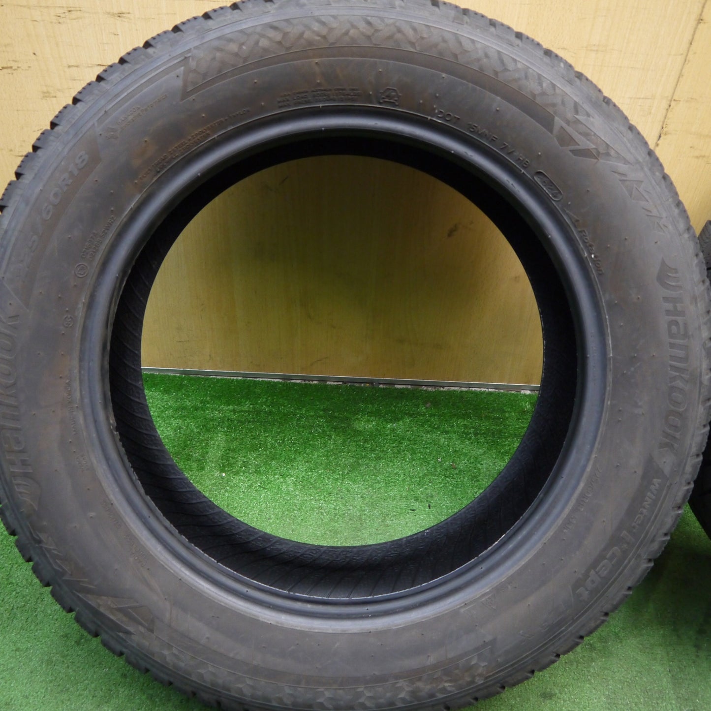 バリ溝！24年！9.5分以上★スタッドレス 225/60R18 ハンコック ウインター アイセプト IZ3X タイヤ 18インチ 40系 アルファード ヴェルファイア 等★5081810Hスタ