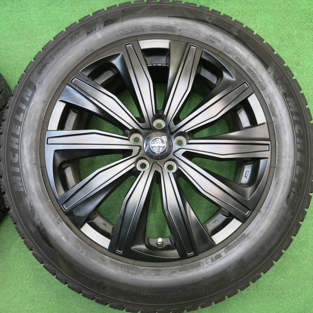 バリ溝！22年！キレイ！9分★ボルボ 等 EURO ZWEI FK-10 235/60R18 スタッドレス ミシュラン X-ICE SNOW SUV ユーロ ツヴァイ 18インチ PCD108/5H★5121109HAス