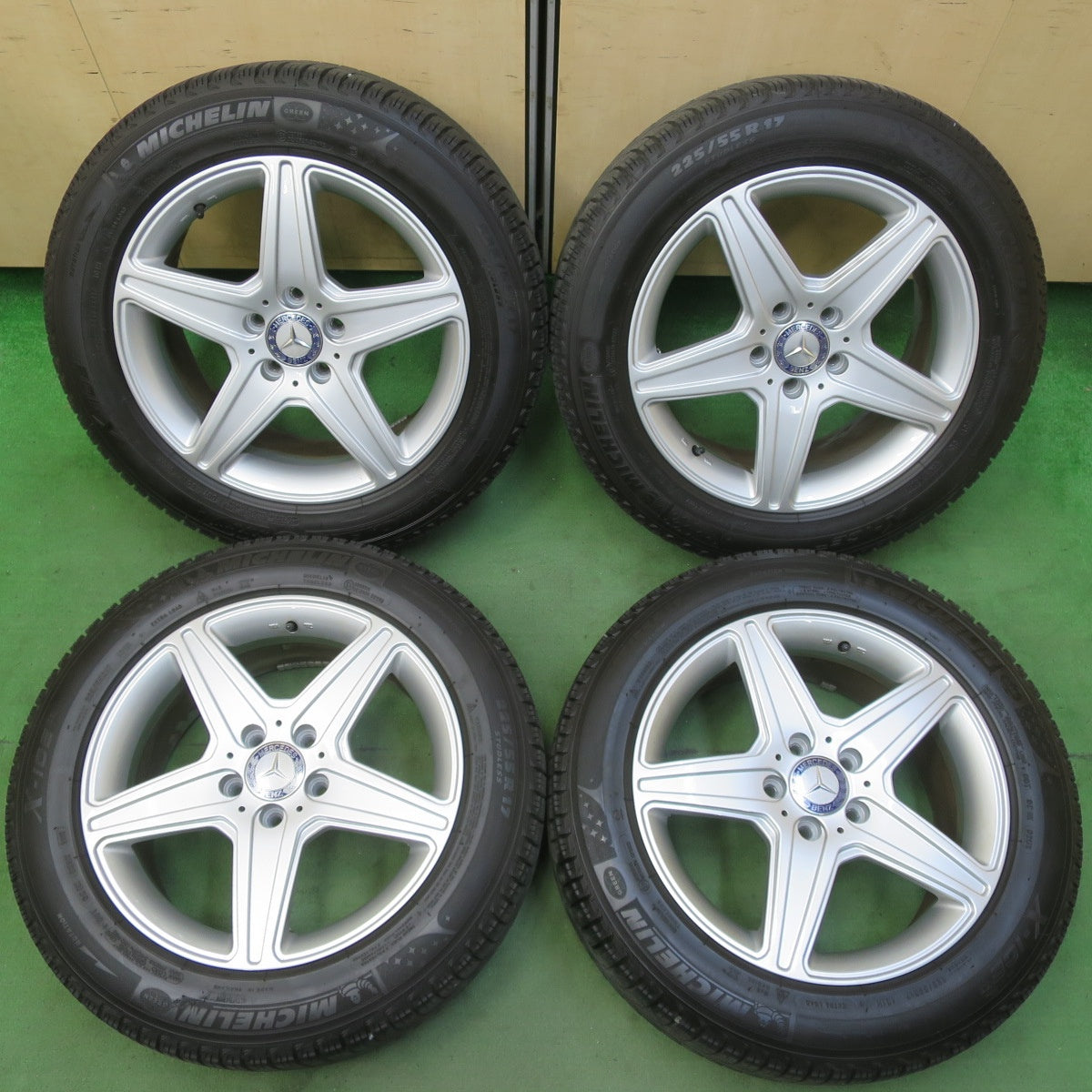 バリ溝！キレイ！9.5分★ベンツ 等 AGA Burg 225/55R17 スタッドレス ミシュラン X-ICE XI3 17インチ ブルグ PCD112/5H★5080604イス