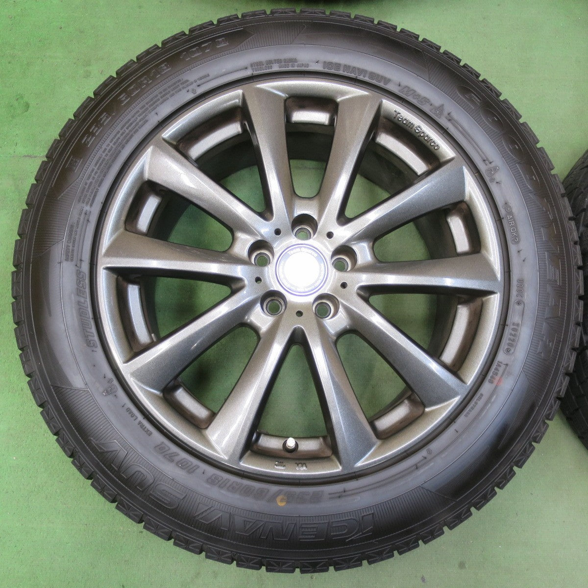 バリ溝！キレイ！9分★ボルボ 等 235/60R18 スタッドレス グッドイヤー アイスナビ SUV Team Sparco CRIMSON チームスパルコ クリムソン 18インチ PCD108/5H★5111102イス