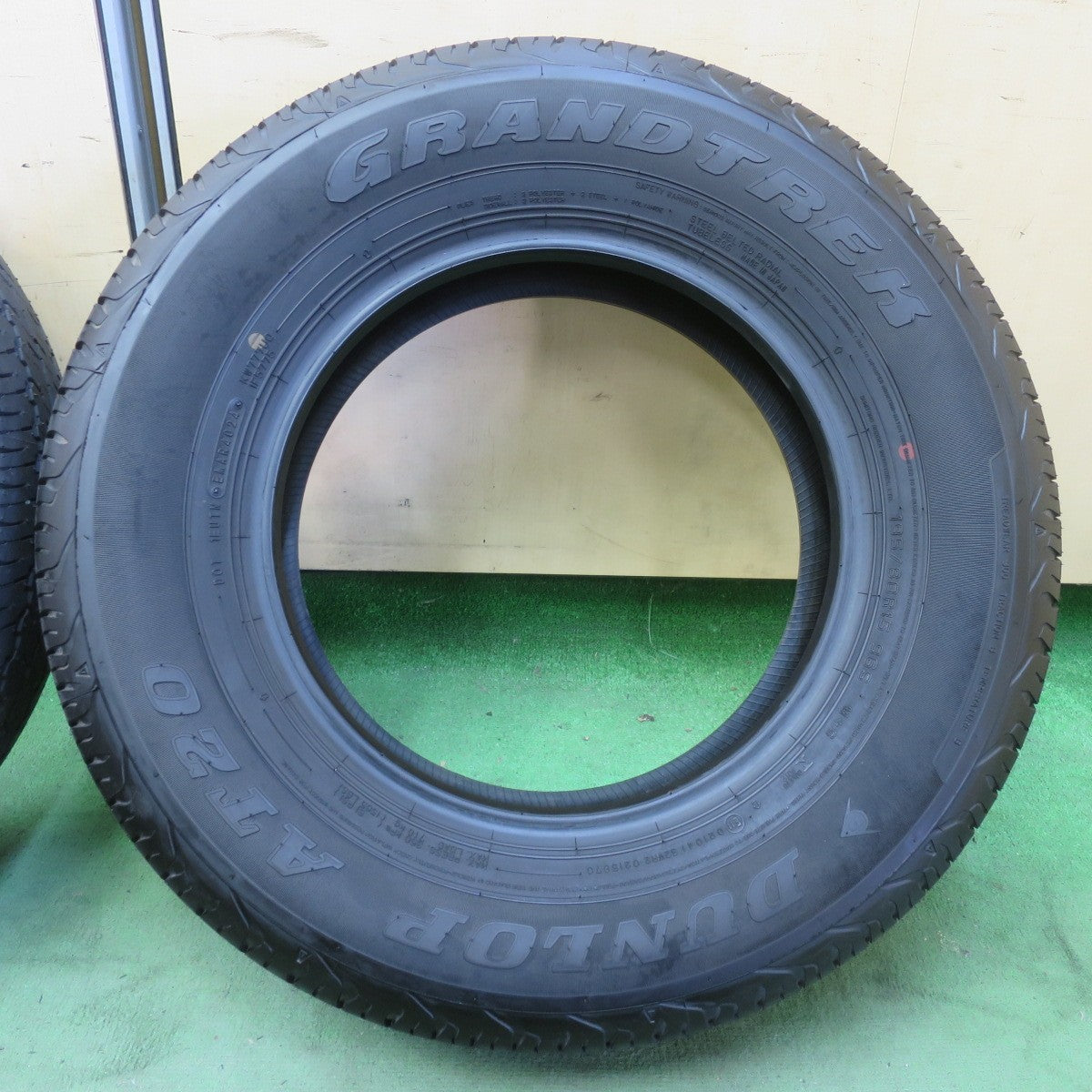 新車外し！24年★195/80R15 ダンロップ AT20 グラントレック タイヤ 15インチ ジムニーシエラ ジムニーノマド 等★6061008イノタ