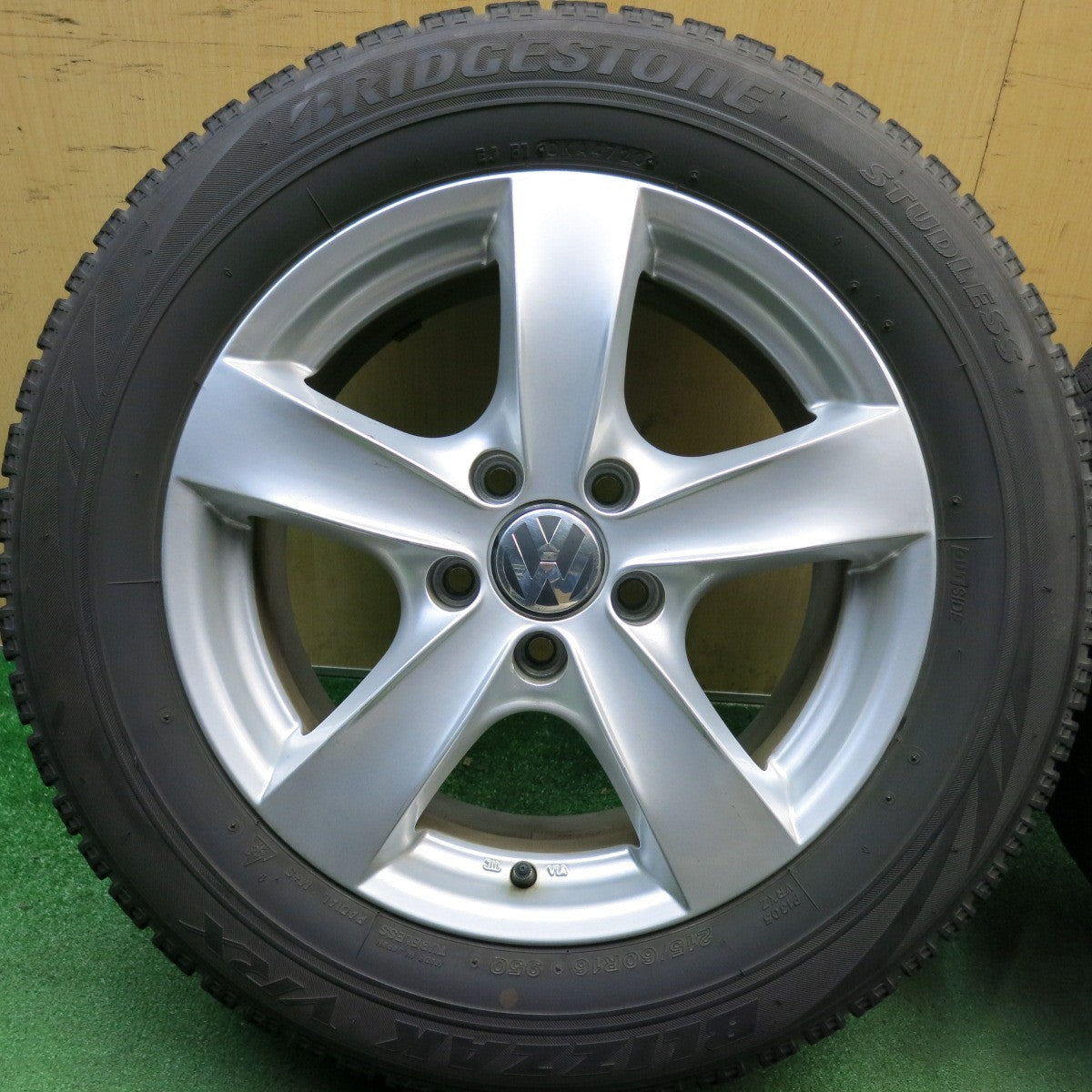 4本価格★ワーゲン アウディ 等 AGA Nebel 215/60R16 スタッドレス ブリヂストン ブリザック VRX ネーベル 16インチ PCD112/5H★6042307HAス