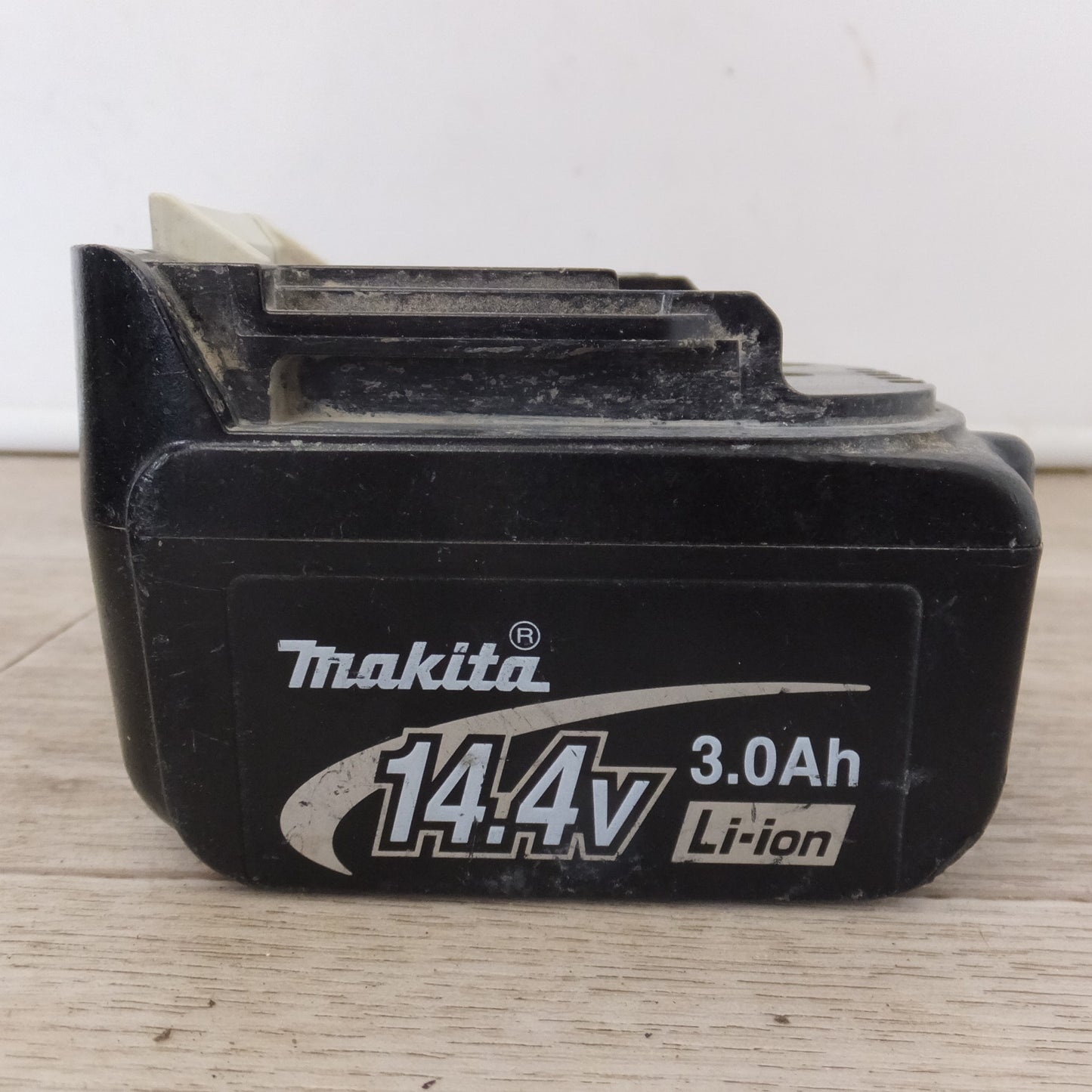 [送料無料] ★マキタ makita 充電式ラジオ MR108　バッテリ BL1430　セット★
