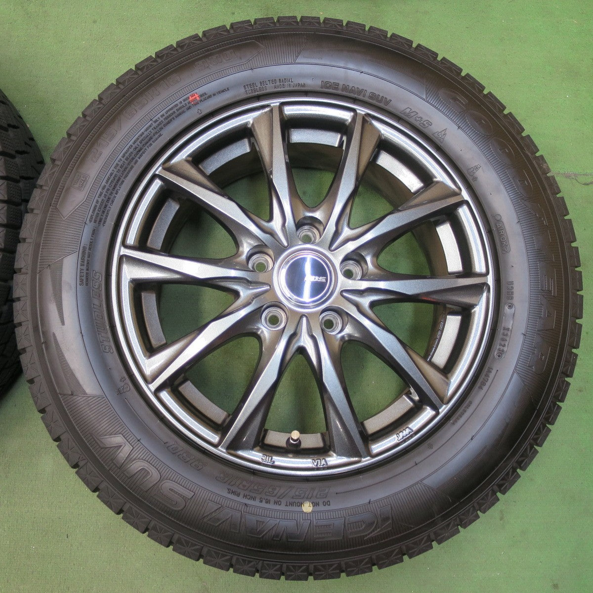 超バリ溝！23年！キレイ！ほぼ10分★スタッドレス 215/65R16 グッドイヤー アイスナビ SUV D.O.S. DOS 16インチ PCD114.3/5H★5112808イス