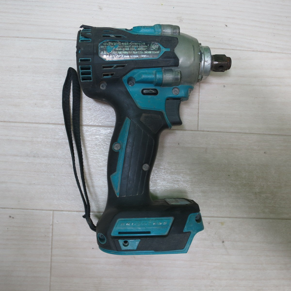 [送料無料] ☆マキタ 充電式 インパクト レンチ TW300D 電動 工具 18V コードレス Makita ③☆