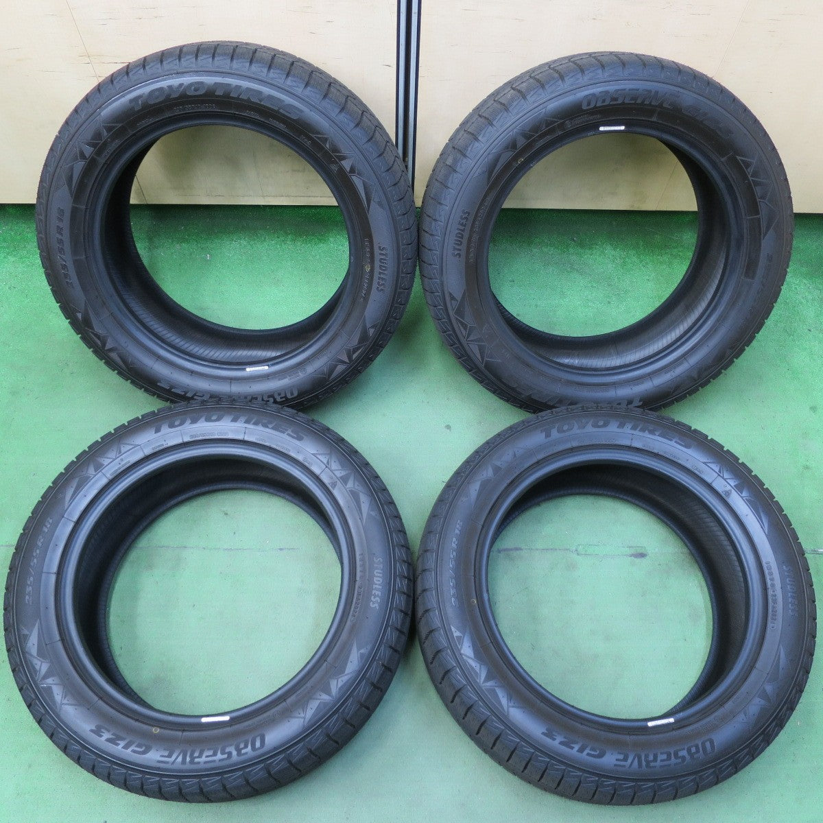ほぼ未使用！24年★スタッドレス 235/55R18 トーヨー オブザーブ GIZ3 タイヤ 18インチ ハリアー ヴァンガード レクサス NX 等★5051711イスタ