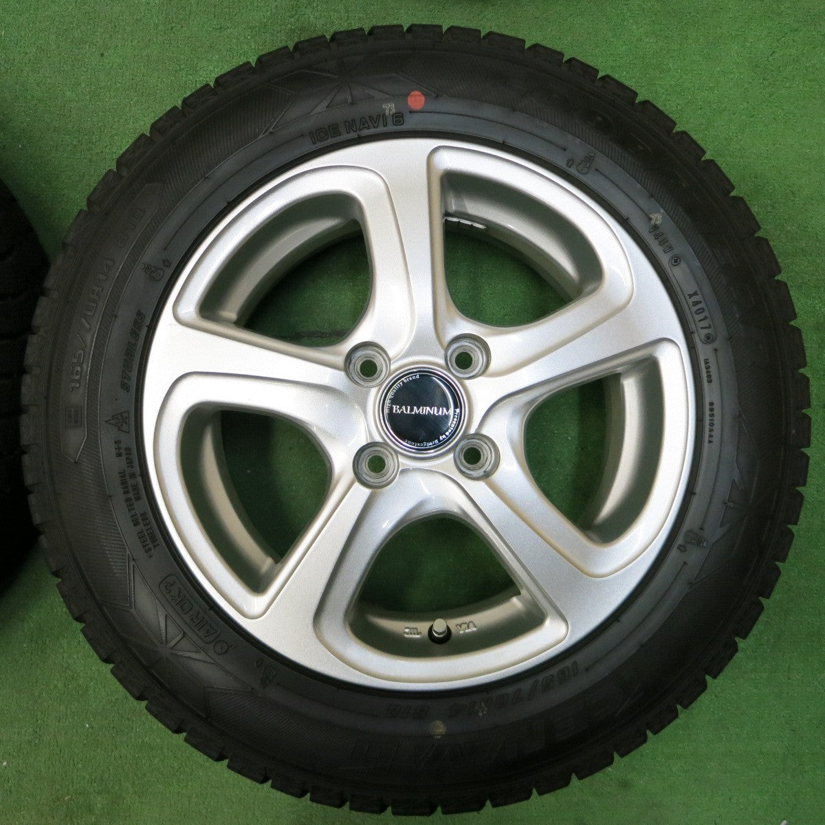 *送料無料* 超バリ溝！キレイ！ほぼ10分★スタッドレス 165/70R14 グッドイヤー アイスナビ6 BALMINUM バルミナ 14インチ PCD100/4H★4052108イス