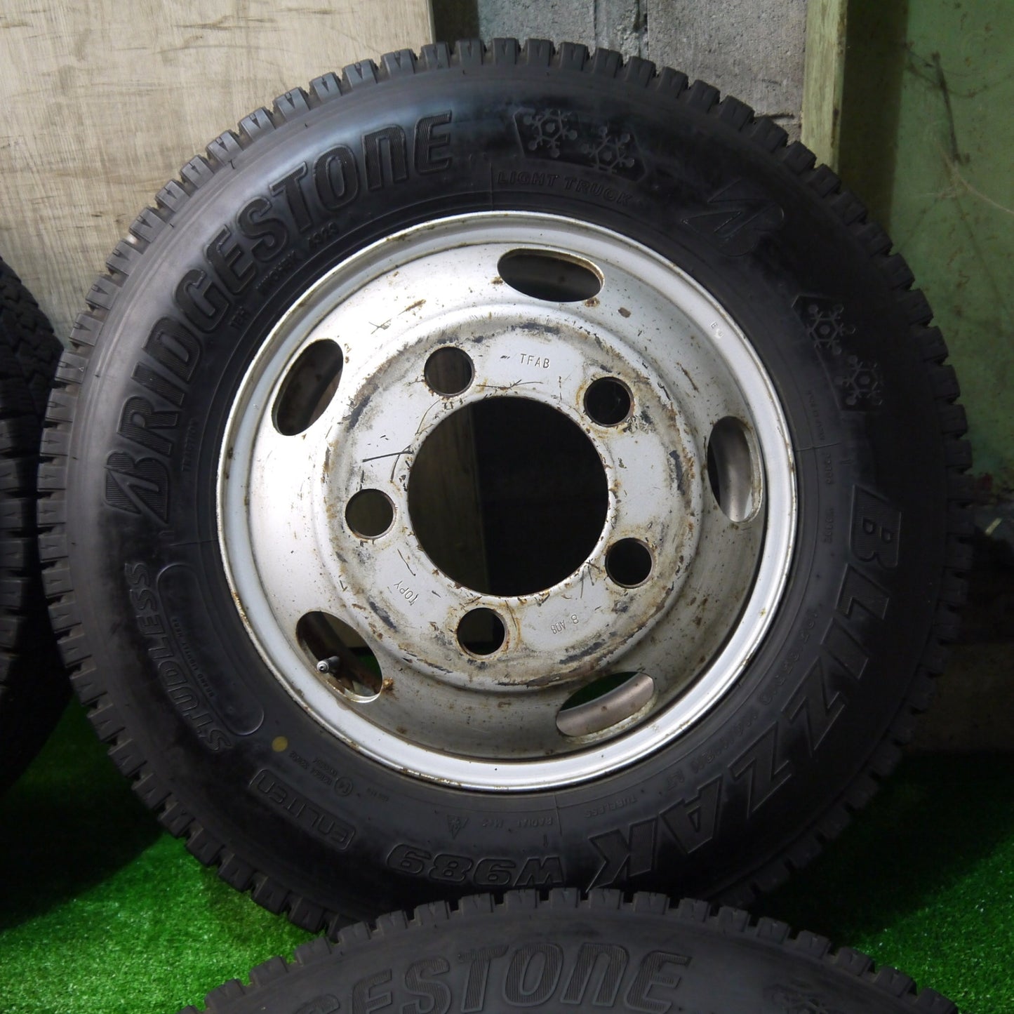 バリ溝！23年！9分！6本★トラック 195/85R16 114/112N スタッドレス ブリヂストン ブリザック W989 TOPY スチール 16インチ PCD203.2/5H★5111201KKス