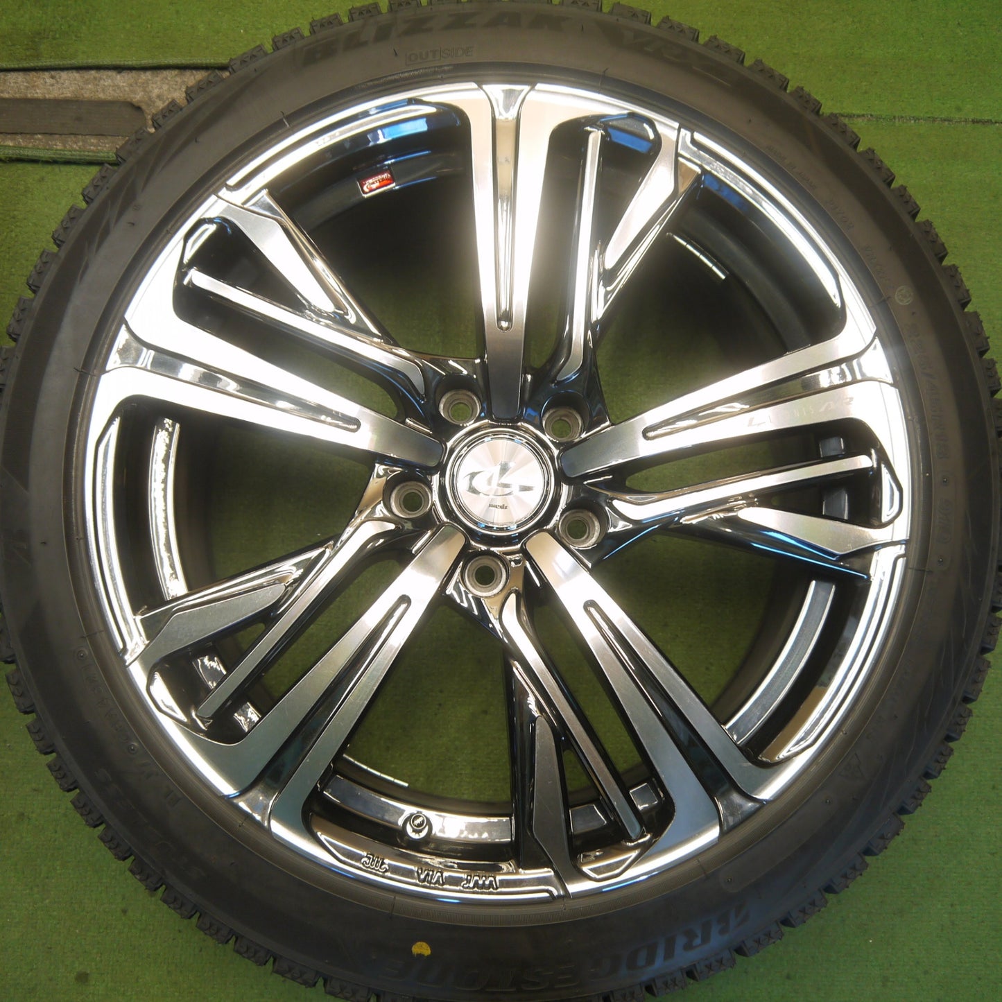 バリ溝！キレイ！9.5分◎LEONIS AR 225/45R18 スタッドレス ブリヂストン ブリザック VRX2 レオニス 18インチ PCD114.3/5H◎6082404Hス