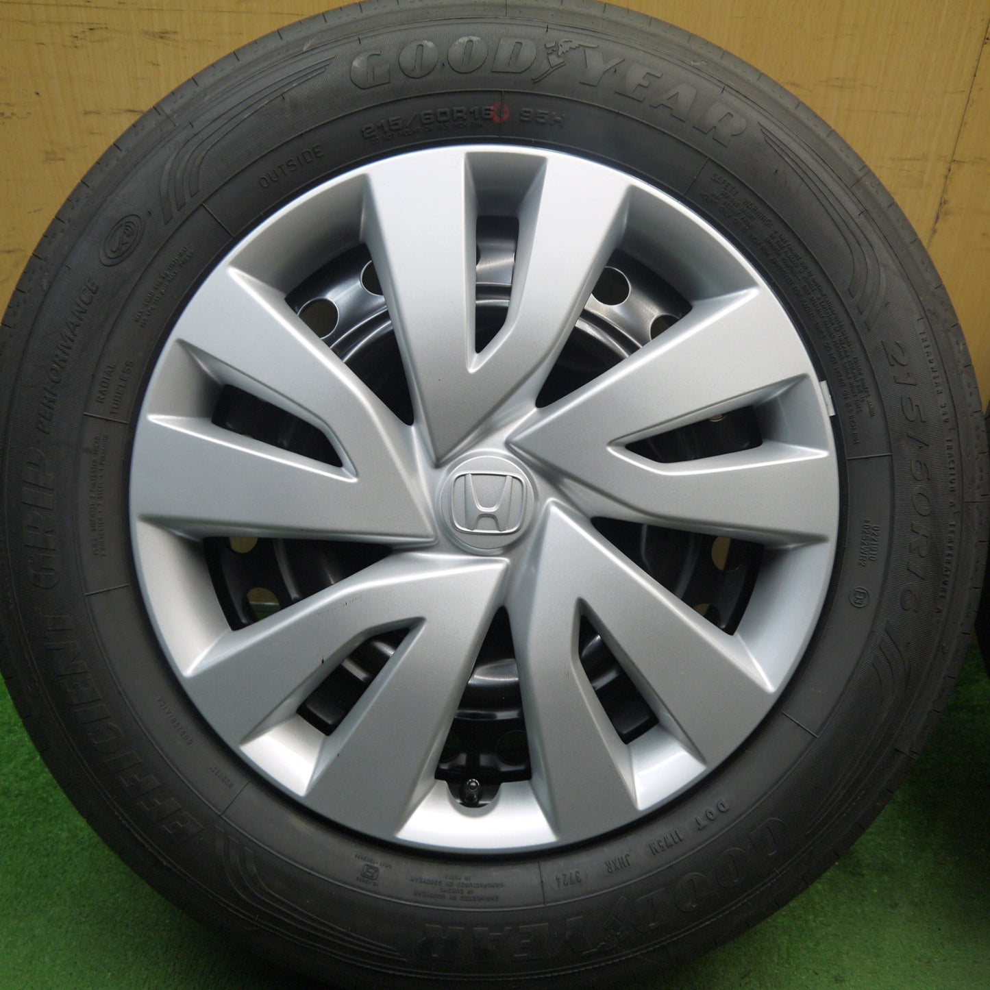 新車外し！24年★ホンダ WR-V 純正 スチール 215/60R16 グッドイヤー EfficientGrip PERFORMANCE 16インチ WRV PCD114.3/5H★5072501Hノ