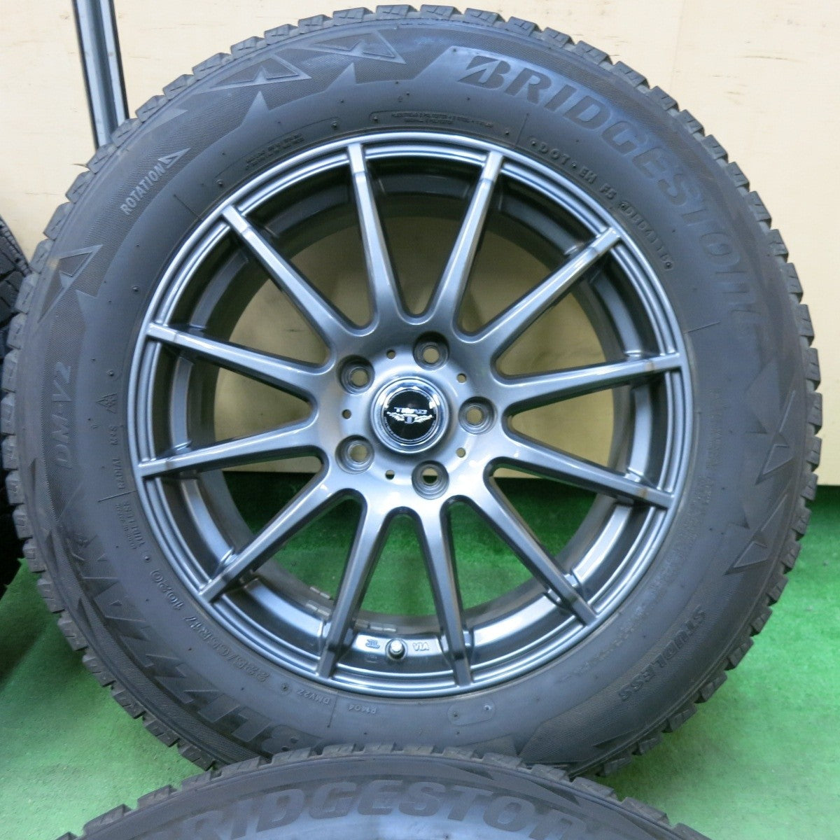 4本価格★スタッドレス 225/65R17 ブリヂストン ブリザック DM-V2 TEAD テッド 17インチ PCD114.3/5H★4121810SYス
