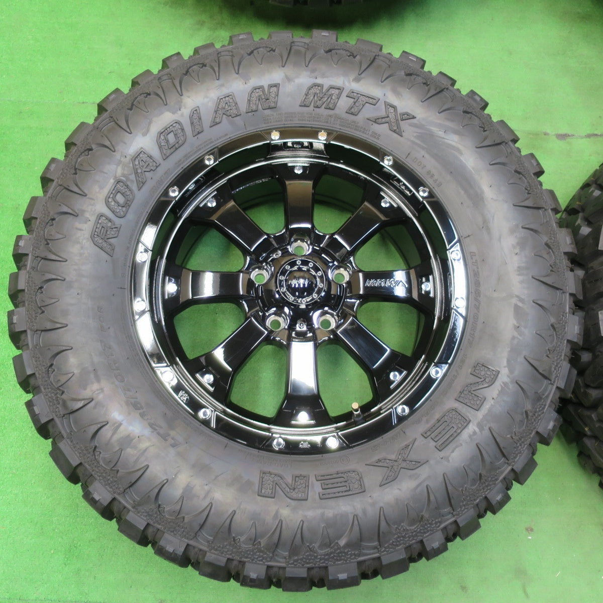 *送料無料* ほぼ未使用！22年★ジープ ラングラー 等 MKW MK-46 285/70R17 ネクセン ROADIAN MTX 17インチ PCD127/5H★4081301イノ