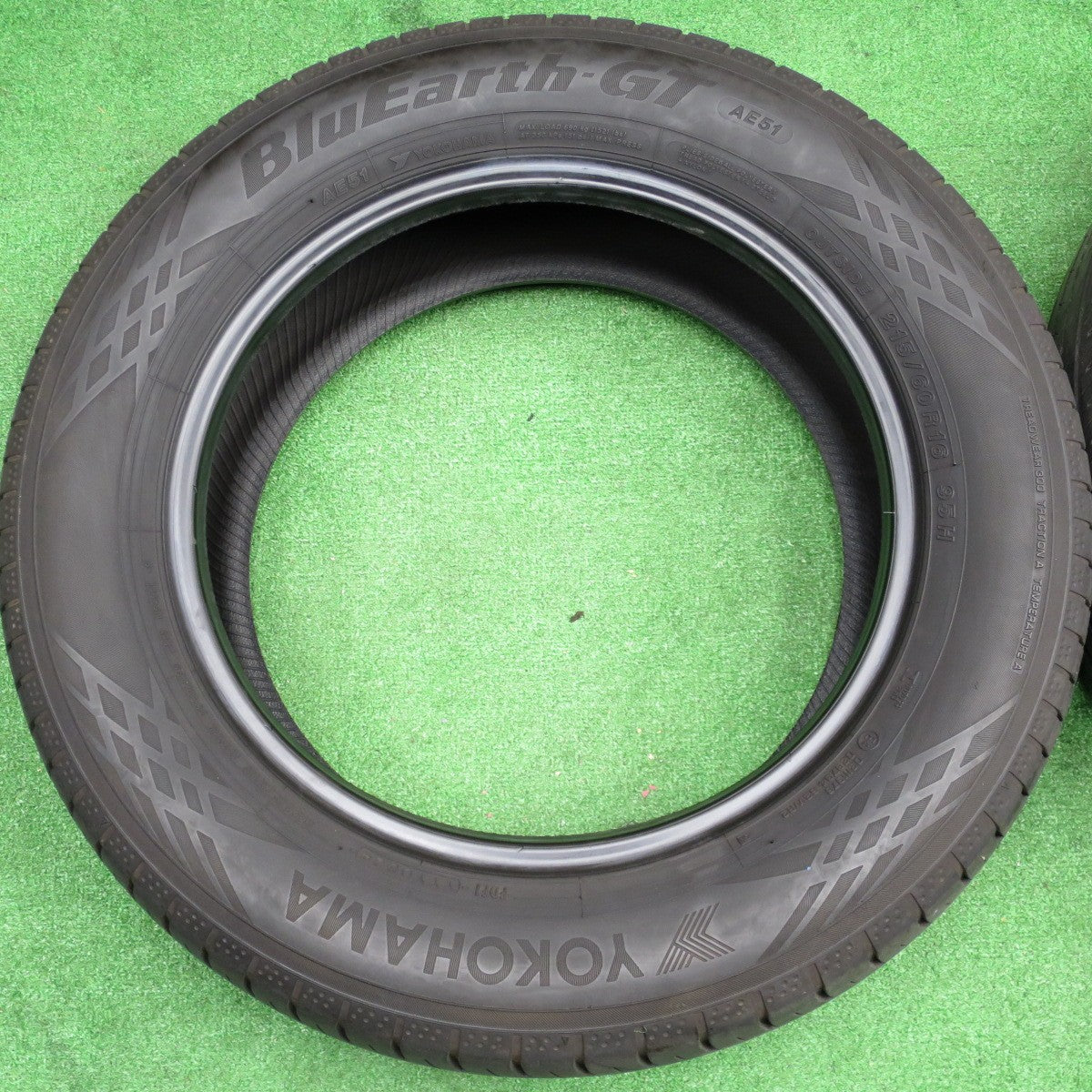 バリ溝！24年！9分★215/60R16 ヨコハマ BluEarth-GT AE51 タイヤ 16インチ マークX クラウン オデッセイ ヴェゼル ティアナ 等★6011702NKノタ