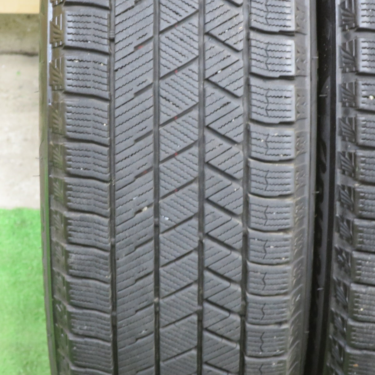 バリ溝！22年！キレイ！8.5分★スタッドレス 175/65R15 ブリヂストン ブリザック VRX3 BALMINUM AR12 バルミナ 15インチ PCD100/4H★6021102TTス