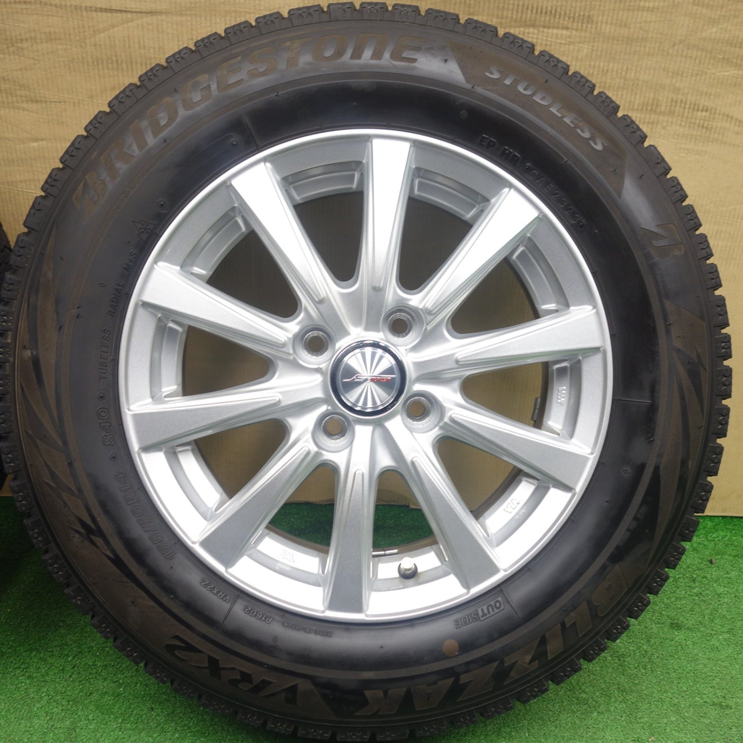 バリ溝！23年！キレイ！ほぼ10分★スタッドレス 175/70R14 ブリヂストン ブリザック VRX2 JOKER ジョーカー 14インチ PCD100/4H★6030603KTス