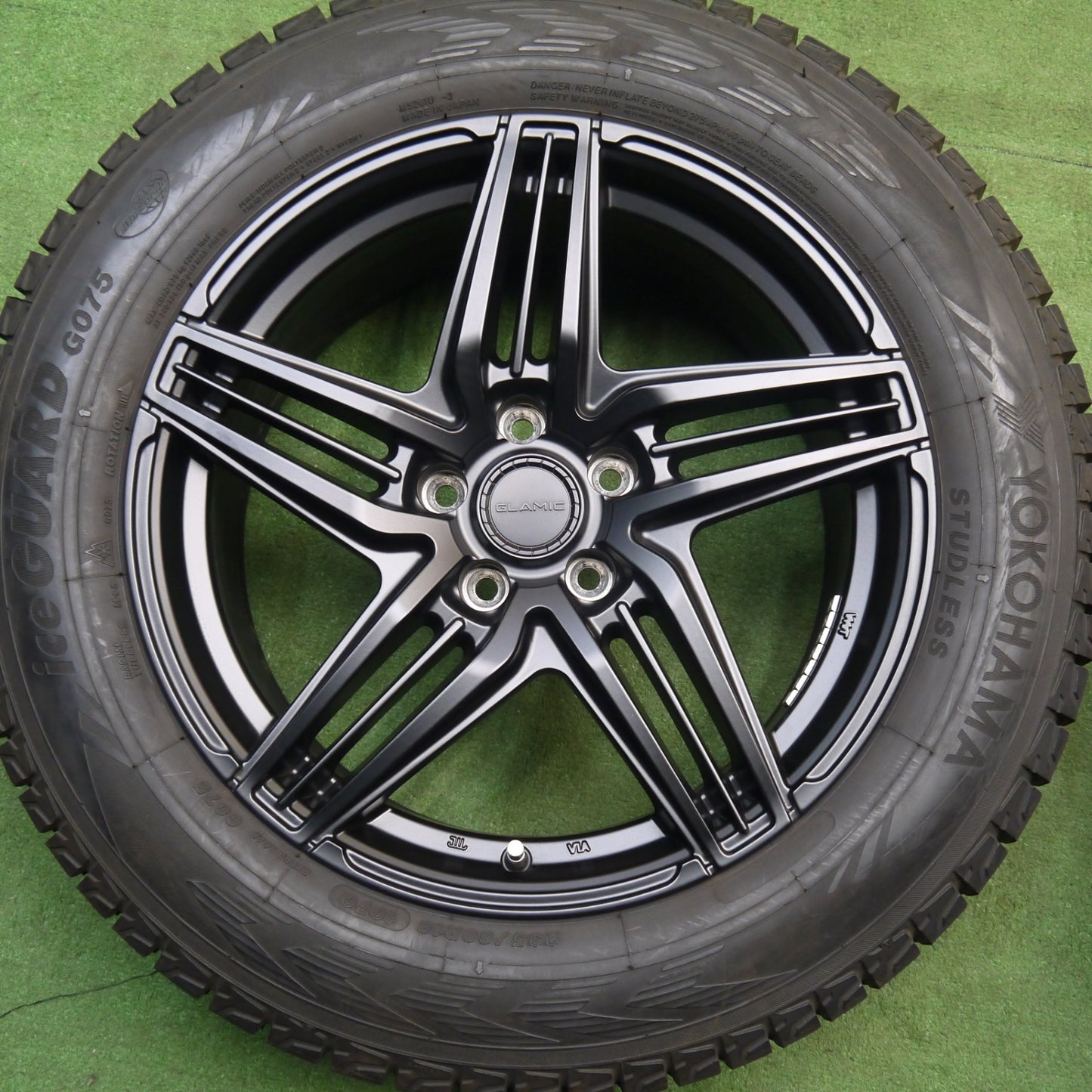 バリ溝！24年！キレイ！9.5分★GLAMIC LX-S 235/60R18 スタッドレス ヨコハマ アイスガード G075 18インチ グラミック PCD114.3/5H★6022501Hス
