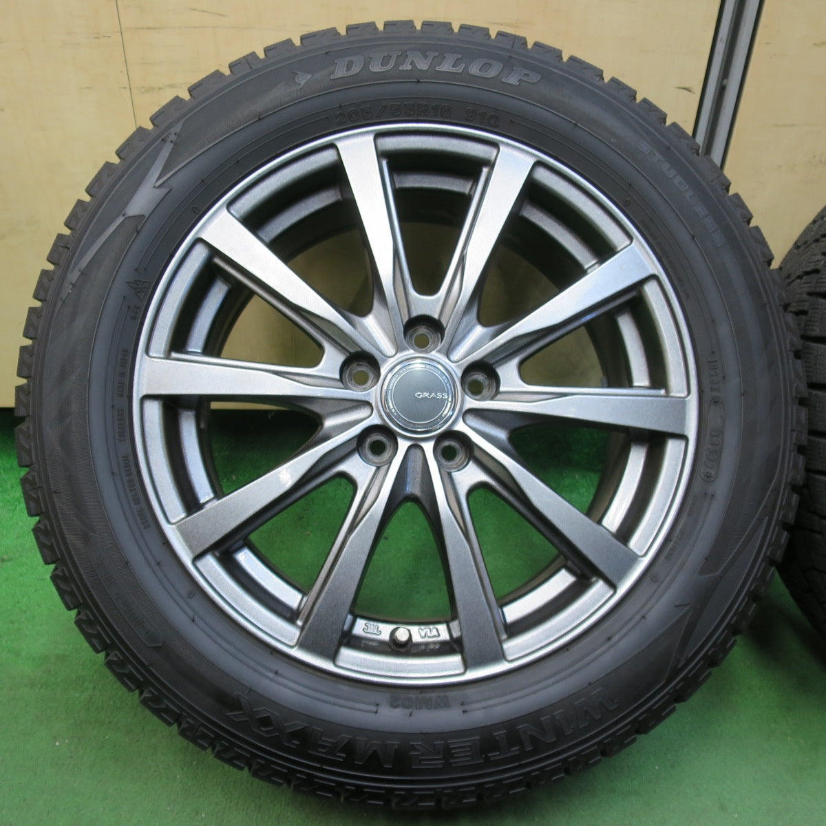 [送料無料] バリ溝！22年！キレイ！9.5分★インプレッサ 等 205/55R16 スタッドレス ダンロップ ウインターマックス WM02 GRASS グラス 16インチ PCD100/5H★5011809イス