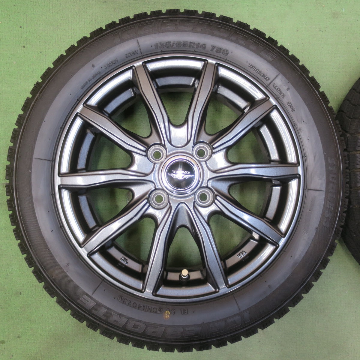 ほぼ未使用！23年！キレイ★スタッドレス 155/65R14 アイスエスポルテ TEAD テッド 14インチ PCD100/4H★6041707イス