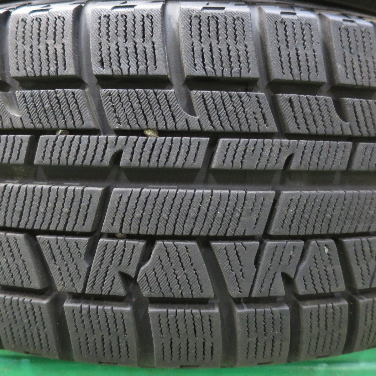 バリ溝！キレイ！9.5分以上★スタッドレス 215/60R16 ヨコハマ アイスガード iG50 プラス DUFACT デュファクト 16インチ PCD114.3/5H★5100708イス
