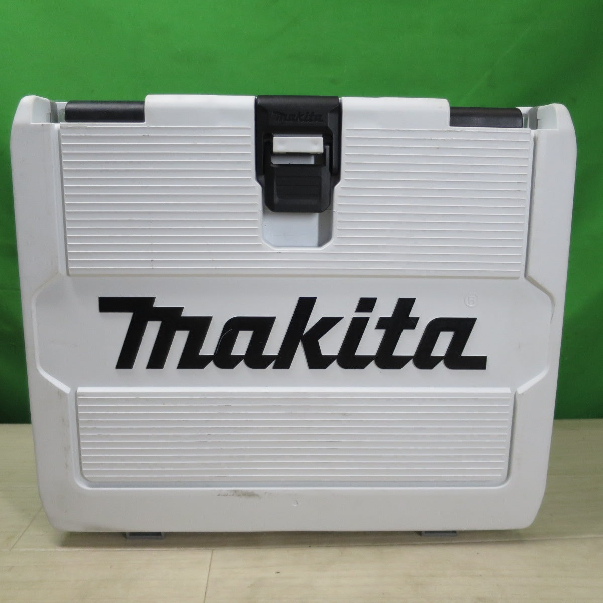 [送料無料] ほぼ未使用！バッテリー2個☆マキタ 充電式 インパクトドライバ TD149D RFXL 電動 工具 充電器 DC18RF makita 18V 3.0Ah ライム☆