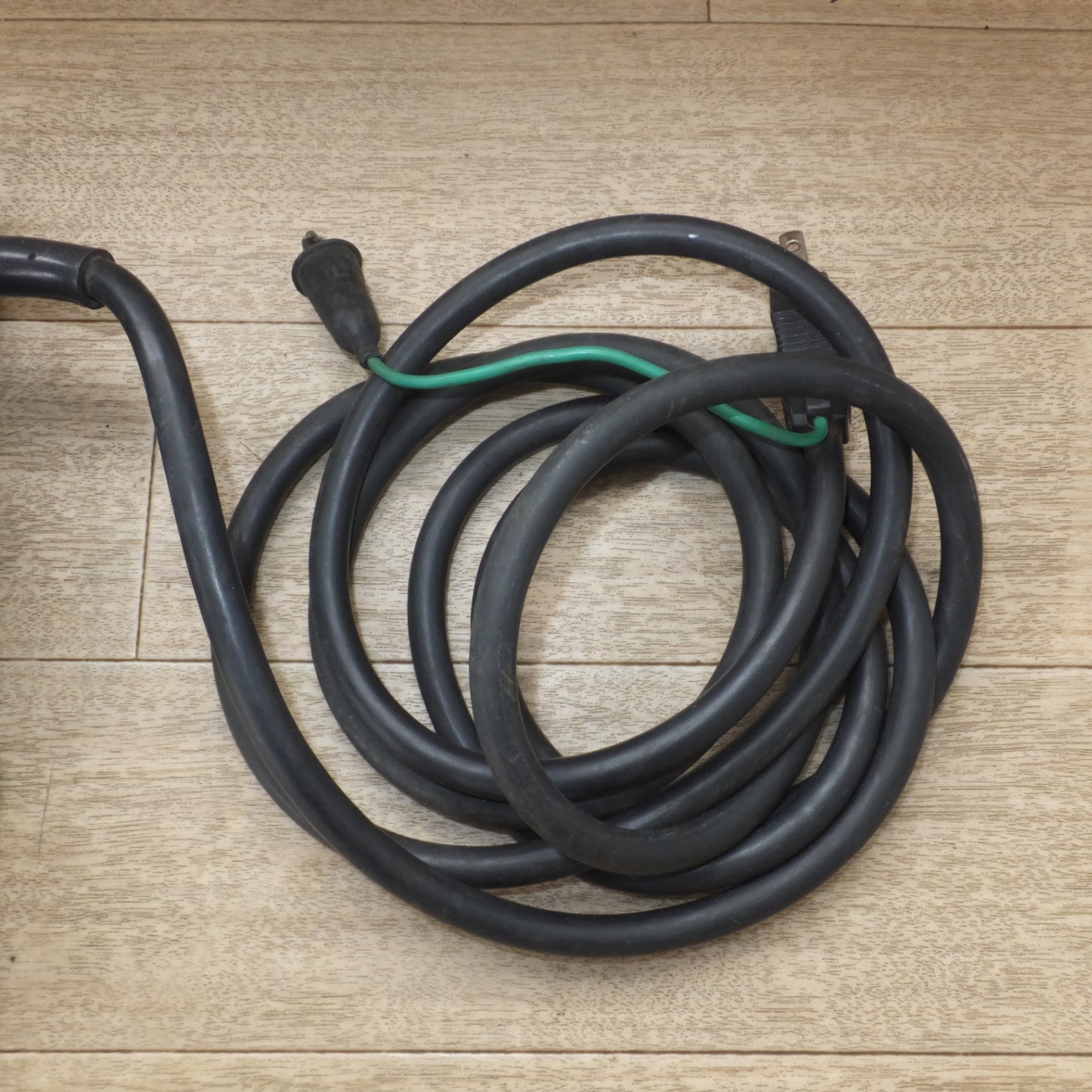 [送料無料] ★マキタ makita トリマー 3700　100V 4.5A 50-60Hz 440W 30000/min.★