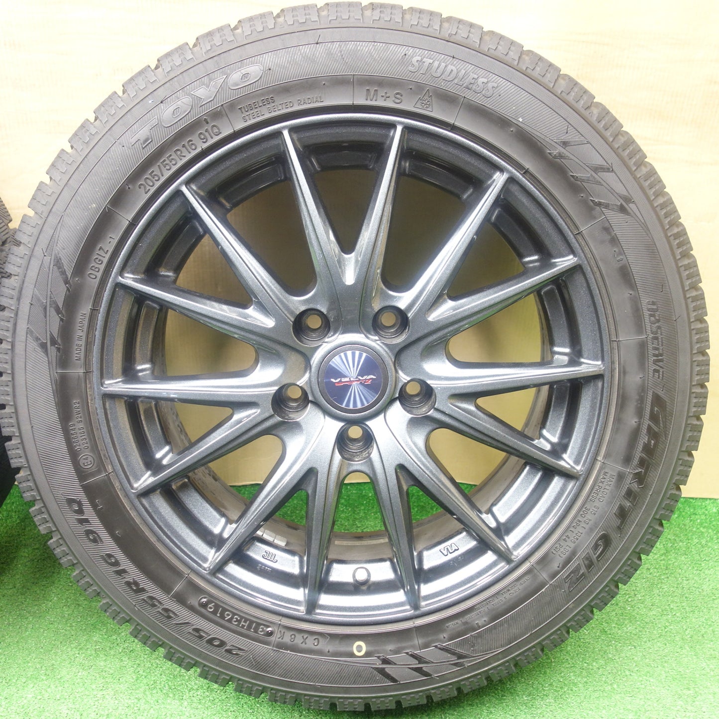 バリ溝！キレイ！9.5分★スタッドレス 205/55R16 トーヨー オブザーブ ガリット GIZ VELVA SPORTZ ヴェルヴァ 16インチ PCD114.3/5H★6011002KTス
