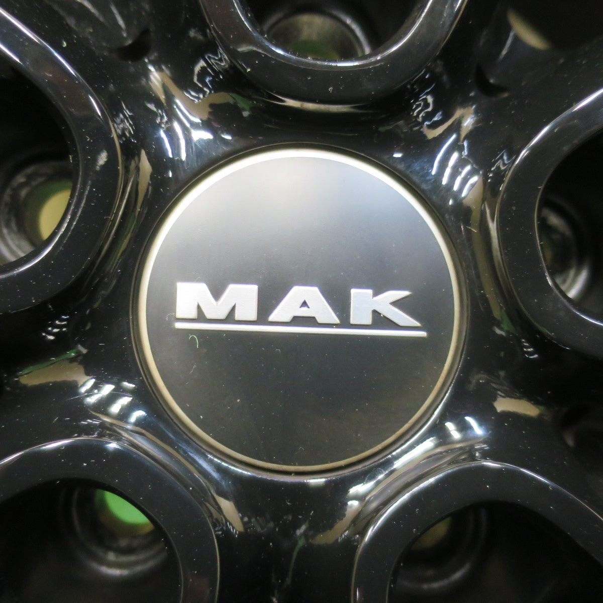 [送料無料] バリ溝！23年！キレイ！9.5分★MINI ミニ 等 MAK オクスフォード 195/55R16 スタッドレス ブリヂストン ブリザック VRX3 16インチ PCD112/5H★5032910イス