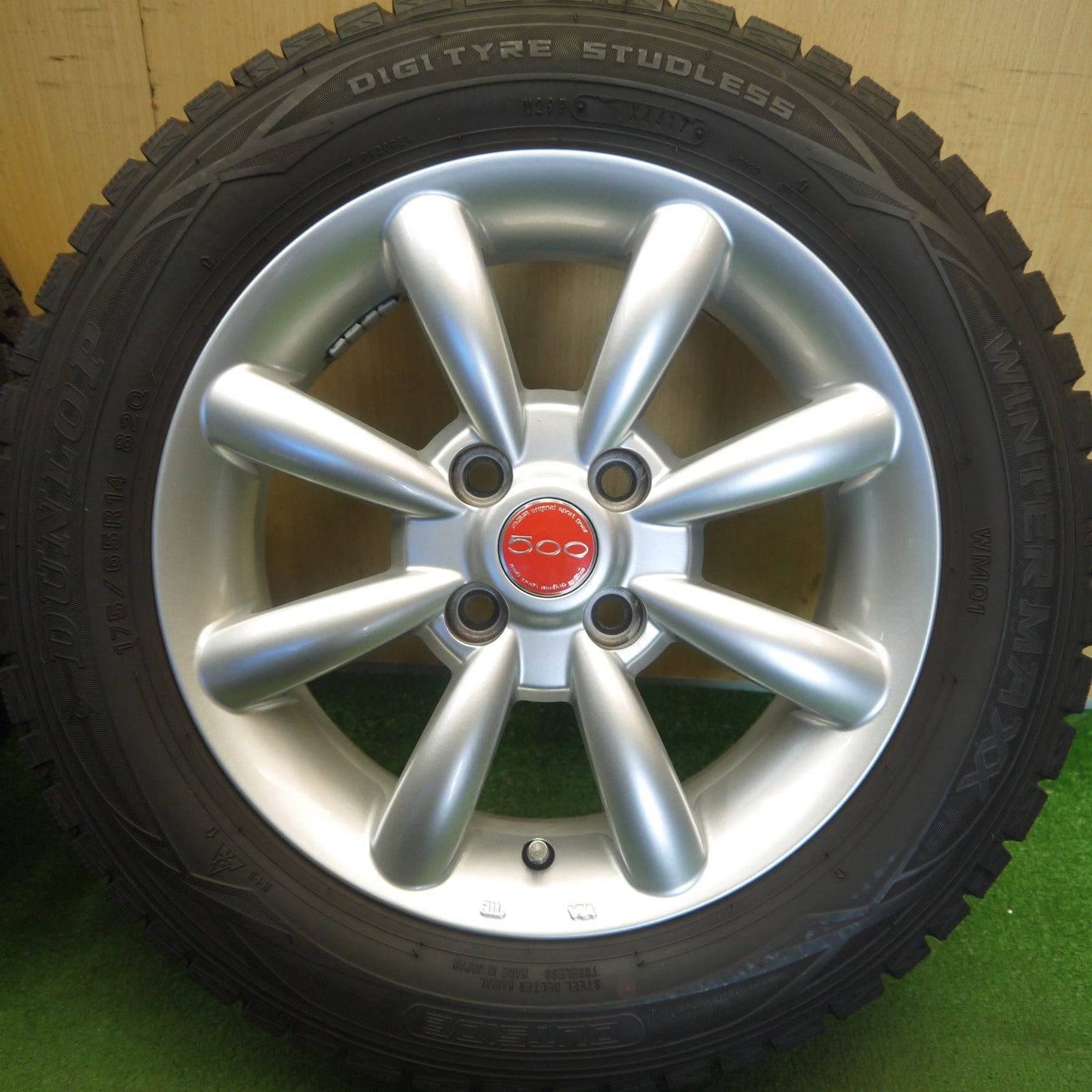 バリ溝！キレイ！9.5分◎FIAT フィアット 500 TARGA AGA 500 175/65R14 スタッドレス ダンロップ ウインターマックス WM01 14インチ PCD98/4H◎6071504Hス