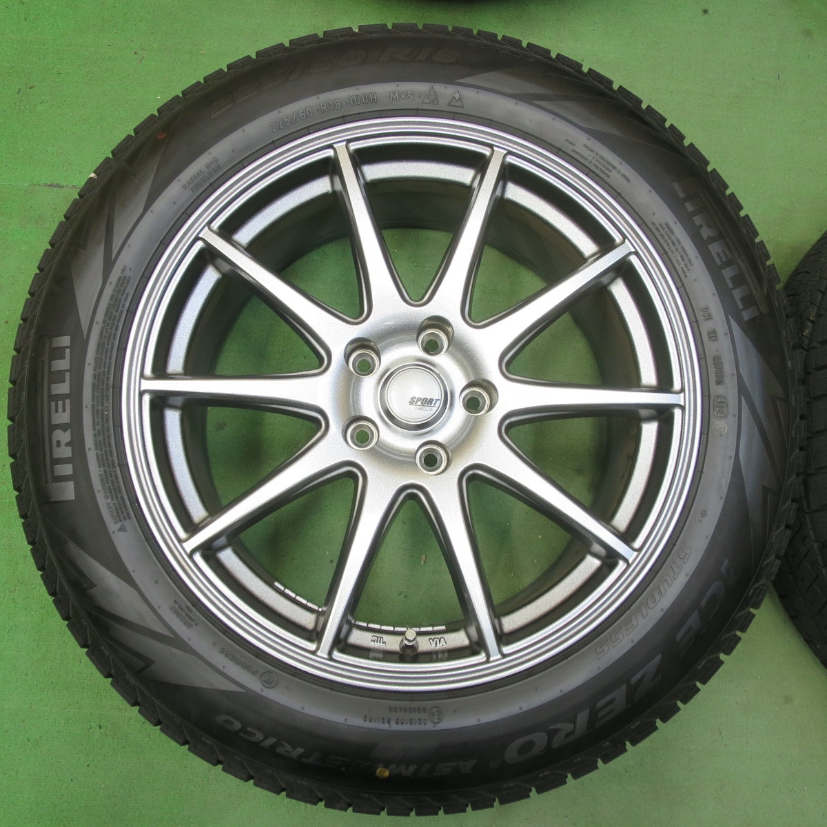バリ溝！24年！キレイ！ほぼ10分★スタッドレス 225/60R18 ピレリ アイスゼロ アシンメトリコ SPORT ABELIA スポルト アベリア 18インチ PCD114.3/5H★5061503イス
